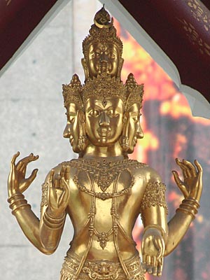 http://www.thaiwebsites.com/HinduShrines/trimurti(2).jpg