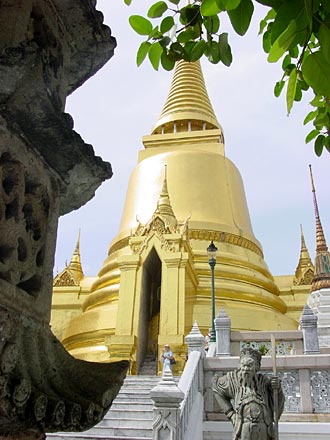 Phra Rattana (Ratana) Chedi. 
