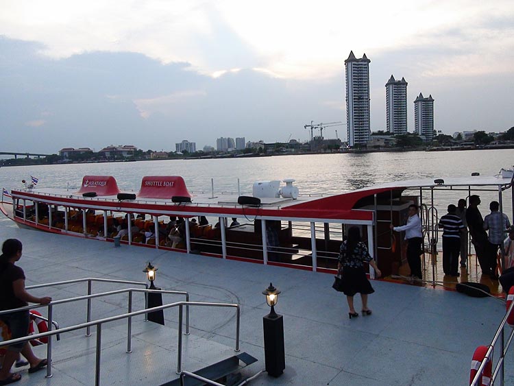 Time to depart. Shuttle boats are frequent and easily accessed from Saphan Taksin skytrain station