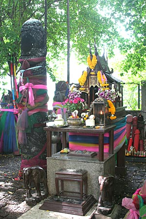 Chae Mae Tuptim Shrine at Nai Lert Bangkok Hotel