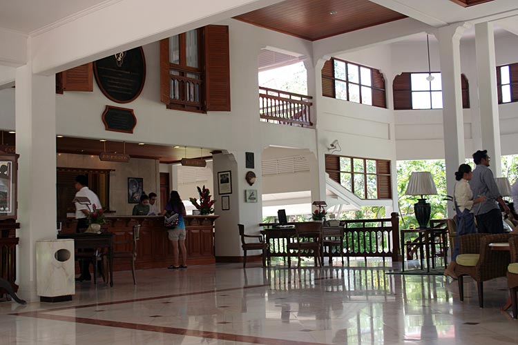 Entrance to Sofitel Centara Hotel, Hua Hin