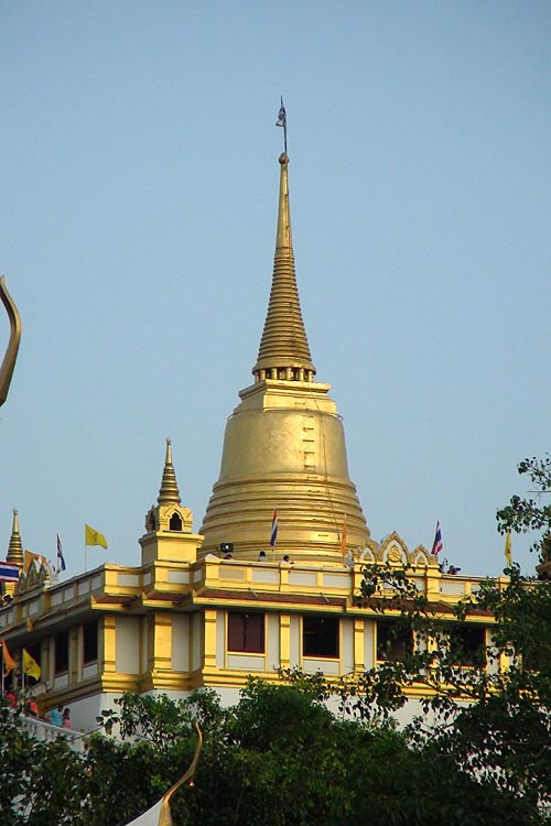 Golden Mount, as viewed from Loha Prasat (zoomed picture)