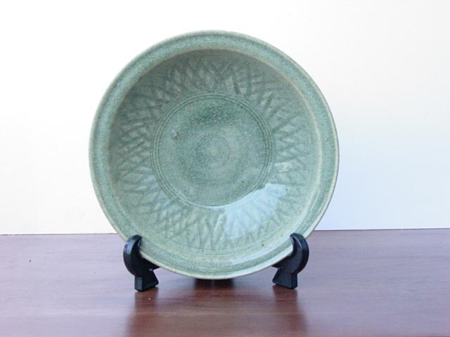 Celadon Plate, Sawankhalok Sukhothai ceramics, Thailand