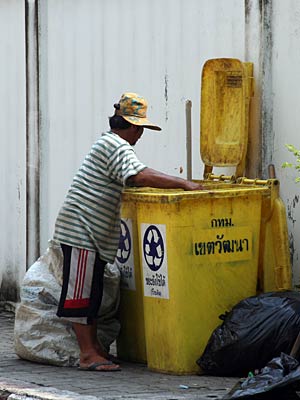 Garbage recycling in Bangkok