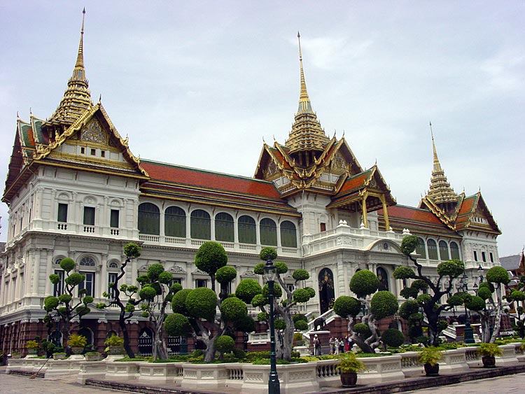 Royal Grand Palace : Thong Phra Rond Klang and Phra Thinang Phuttan Thom